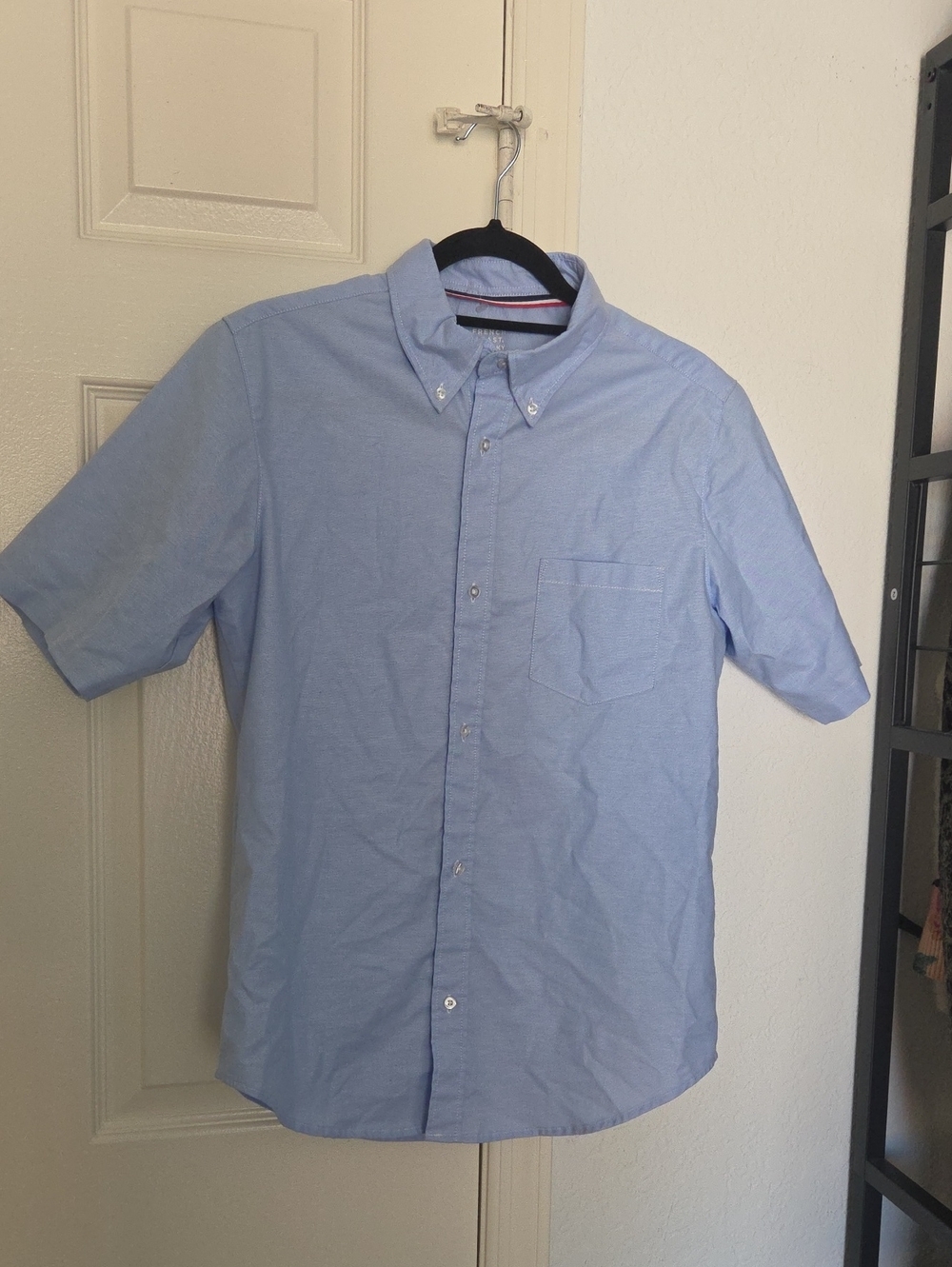 French Toast Men's Light Blue Short Sleeve Button-Down Shirt Medium